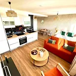 Cozy Apartment With Parking And Panoramic Views!